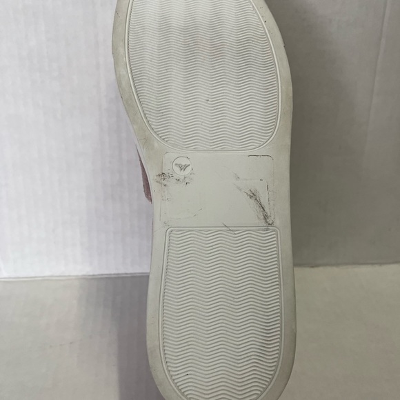 Lewit Arlo  Pink Velvet Slip-On Platform Sneaker NWOB - Picture 7 of 7